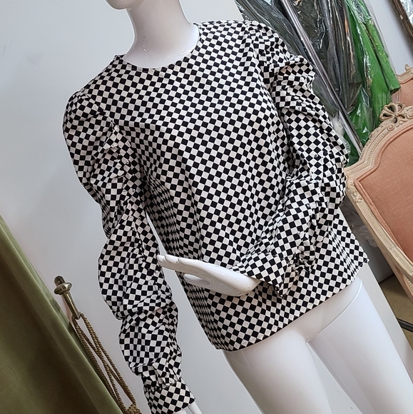 🦋 ❤️4/$20❤️ H&M Checkered Long Sleeve